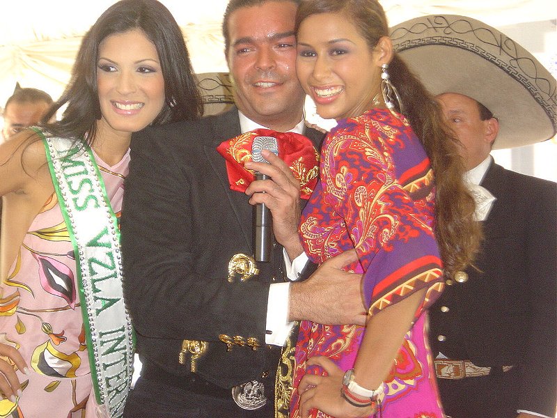 vanessa peretti, miss venezuela internacional 2006. - Página 2 0112