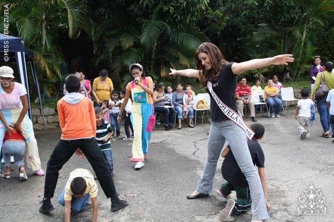 irene esser, top 3 de miss universe 2012. - Página 11 42741410