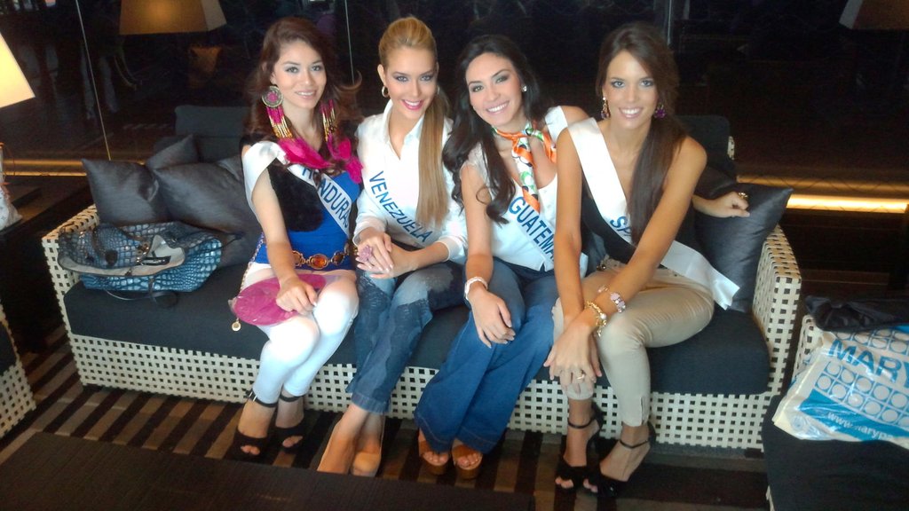 blanca aljibes, miss venezuela internacional 2011. - Página 6 A4ataw10