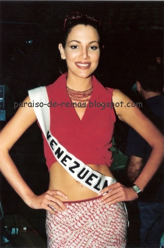 eva ekvall, 3rd runner-up de miss universe 2001. † - Página 2 Miss2b12