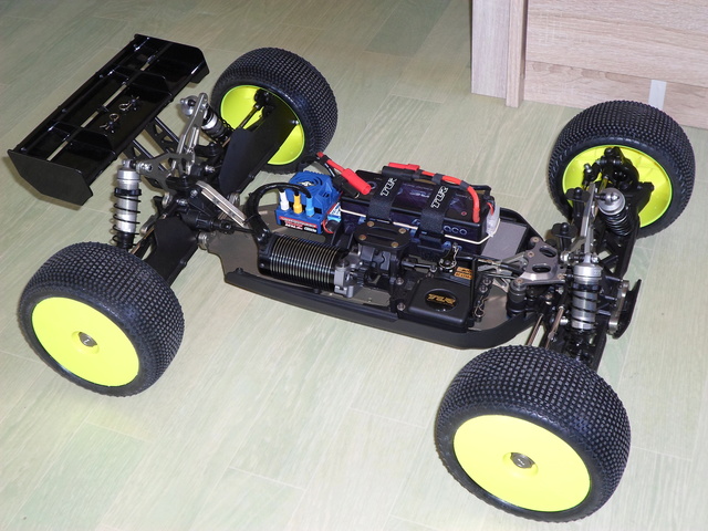 TLR 8ight-T 3.0 E 3sam_010