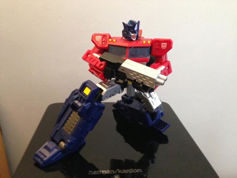 Anciennes revues de jouets inactives #1: Cerberus, Miss Transformers, Ryuzo, Sebtimus Zblex, Crosshairs, etc - Page 37 18882112