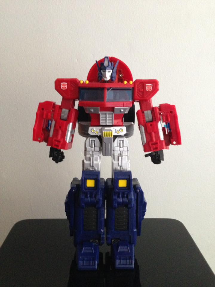 Anciennes revues de jouets inactives #1: Cerberus, Miss Transformers, Ryuzo, Sebtimus Zblex, Crosshairs, etc - Page 37 18921610
