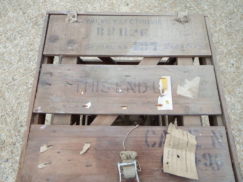 Caisse bois découverte dans un grenier Resize28