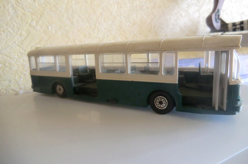 Maquettes de bus  HELLER ? , non NOREV, en route ! ! ! 14_04_25