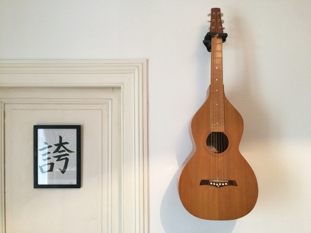 Votre endroit "guitare" - Page 2 Fichie15