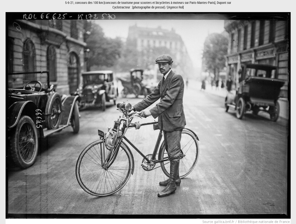 Magnifique série de photos des années 20 sur bicyclettes à moteur 2017-098