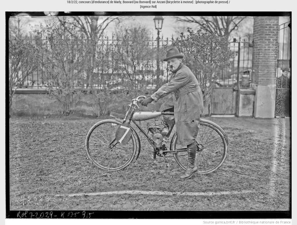 Magnifique série de photos des années 20 sur bicyclettes à moteur 2017-111