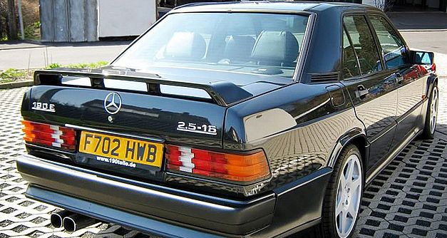 Une Mercedes 190E 2.5 16v de 1989 aux enchères. 1989me12