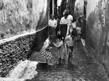 FILM - Guerre, Historique: LES ENFANTS DE LA CASBAH (ابناء القصبة) – [Film Algérien 1963] Photo_10