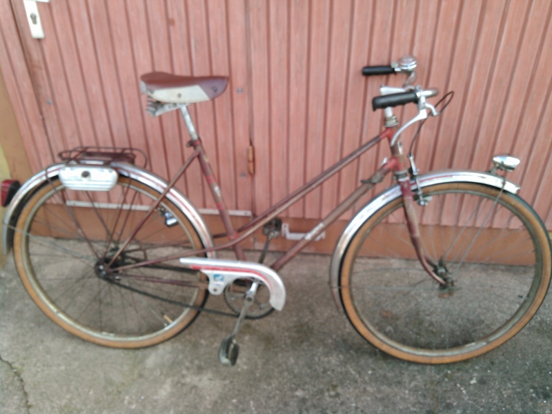 vélo peugeot dame 1952 rétropédallage et moyeu à vitesses torpédo Kimg0021