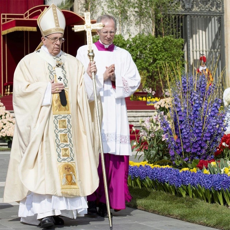 Le pape François sur instagram - Page 16 2017-078