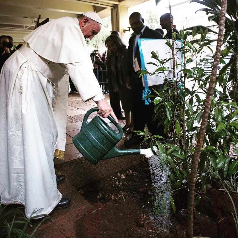 Le pape François sur instagram - Page 16 2017-086