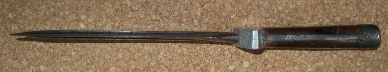 Identification couteau 00421