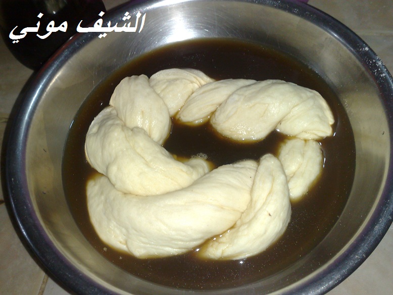 الخبز التركي بالسمسم من مطبخ الشيف موني بالصور 911