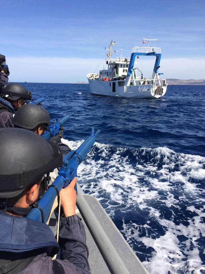 صور لتدريبات مشتركة بين بين طلائع جيش البحر التونسي والقوات الخاصة التابعة للبحرية الأمريكية. 1110