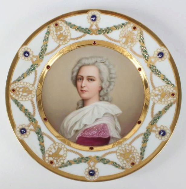 Collection : Marie-Antoinette sur porcelaine - Page 2 Zzclau16