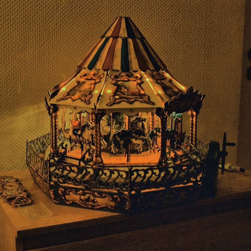 Nostalgie Carussell von HASBRO / Built Art - Seite 4 Imgp9717