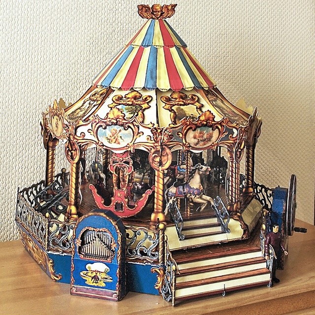 Nostalgie Carussell von HASBRO / Built Art - Seite 4 Imgp9732