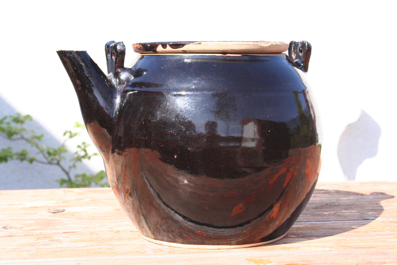 Large Tenmoku glaze teapot...Chinese? Img_0716
