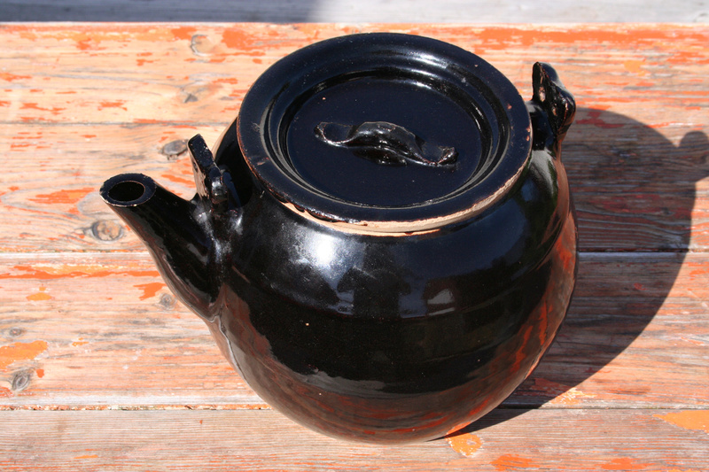 Large Tenmoku glaze teapot...Chinese? Img_0717