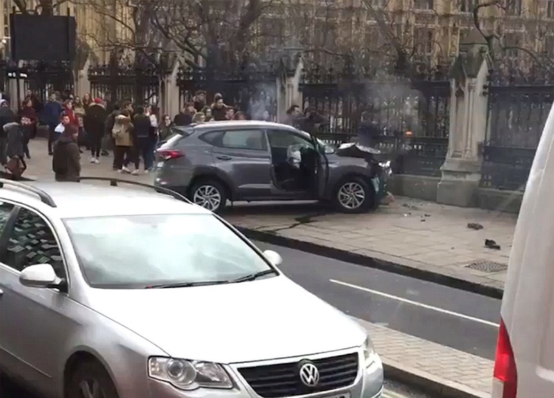 Londres : des coups de feu devant le Parlement britannique Londre14