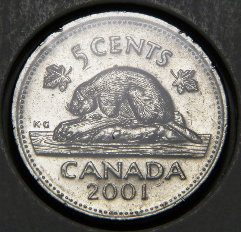 2001 - Éclat de coin sur '5' de 5 cents (Die Chip) Ca_0_395