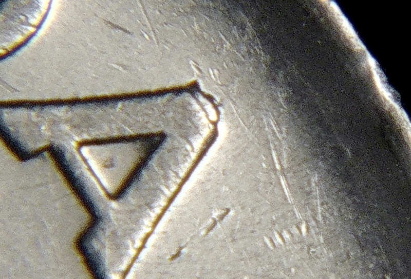 2005P - V, Éclat de Coin "A" canadA (Die Chip) Ca_0_531