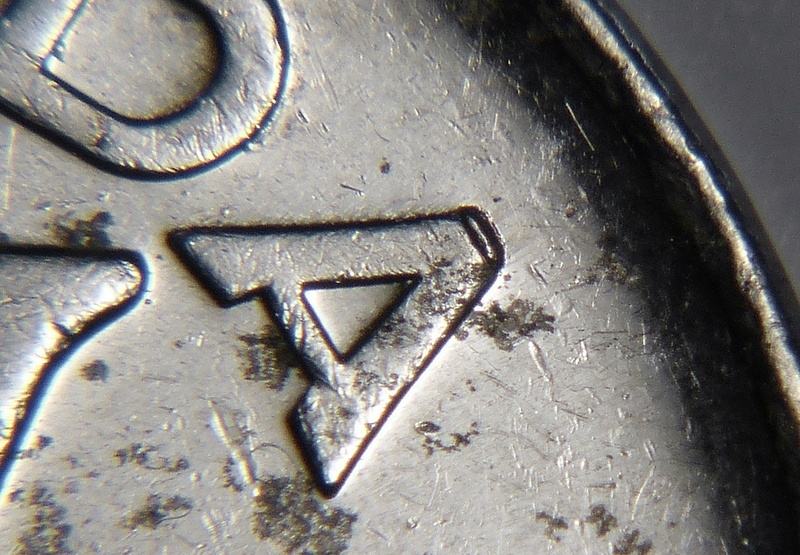 2005P - V, Éclat de Coin "A" canadA (Die Chip) Ca_0_535
