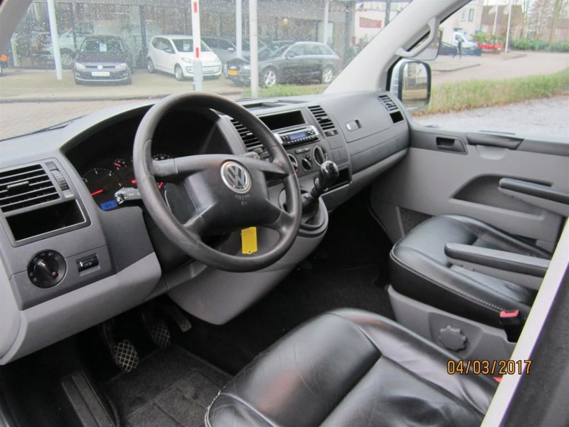 T5 5 PLACES 2.5 TDI 130 EDITION SPECIALE 14900€ 40vdh117