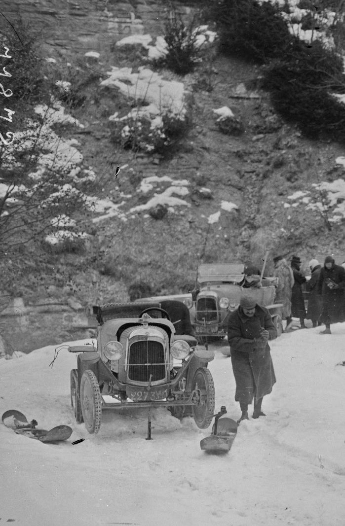 Concours de voitures à neige au Col du Sappey le 9 Février 1922 - Page 2 5910