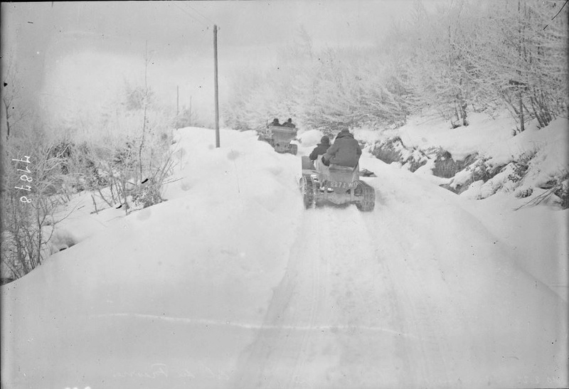 Concours de voitures à neige au Col du Sappey le 9 Février 1922 - Page 2 6810