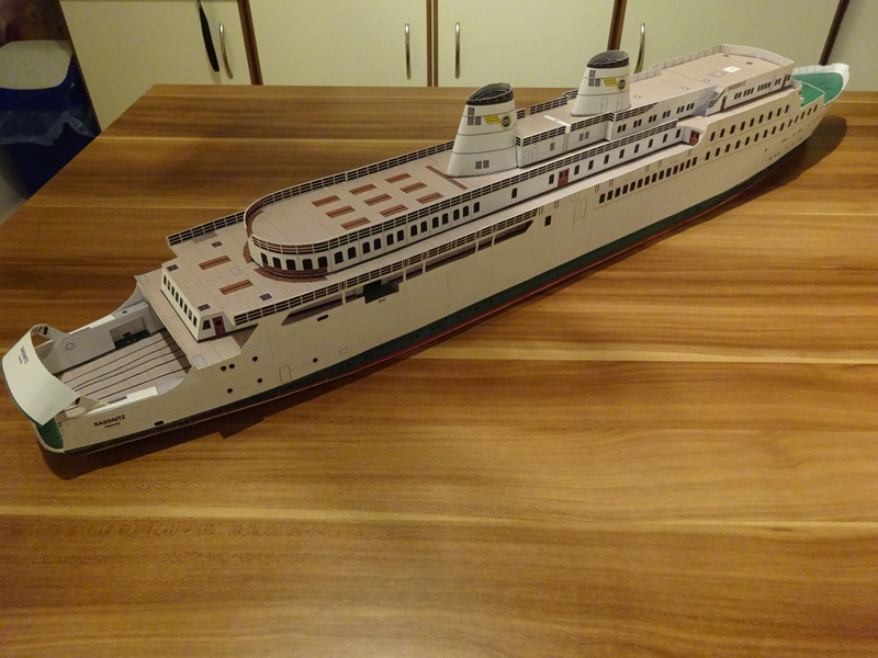 Fertig - Eisenbahnfähre "Sassnitz" von Cony's Kartonmodellbau, M 1:160 von Fleetmanager - Seite 2 Dsc03135