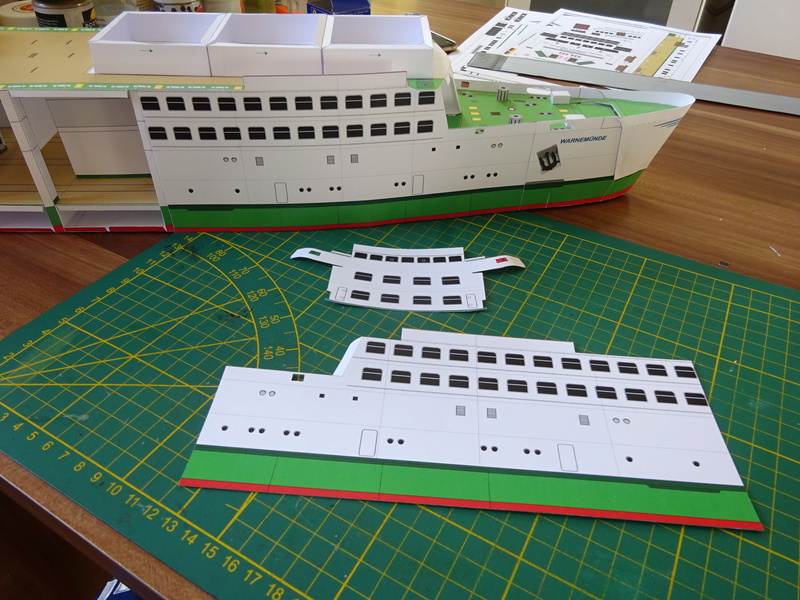 Fertig - Fährschiff Warnemünde von Conys Kartonmodellbau, gebaut von Fleetmanager - Seite 2 Dsc04819