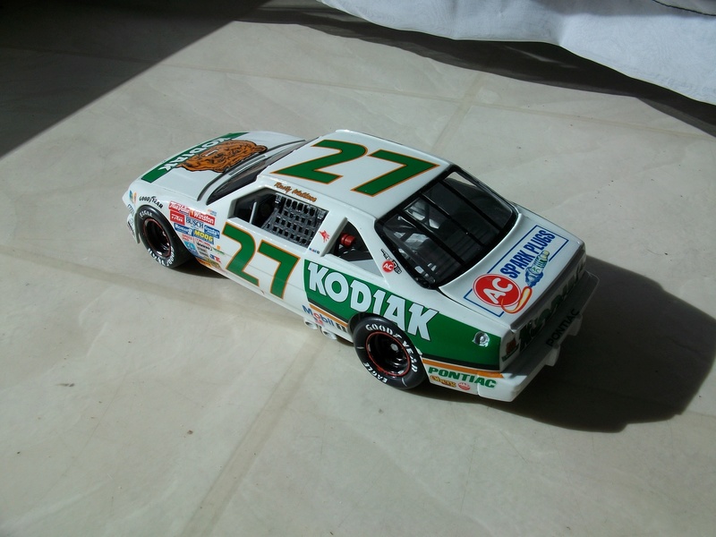 NASCAR PONTIAC  KODIAK #27 Rusty Wallace. 88/89 ( en cours de montage) Imgp1643