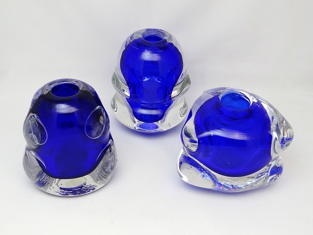 ID help S/3 Knobbly Shaped Glass Vases Dsc05415