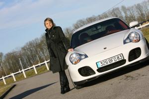 des jolies filles et des porsches - Page 18 Vict1810