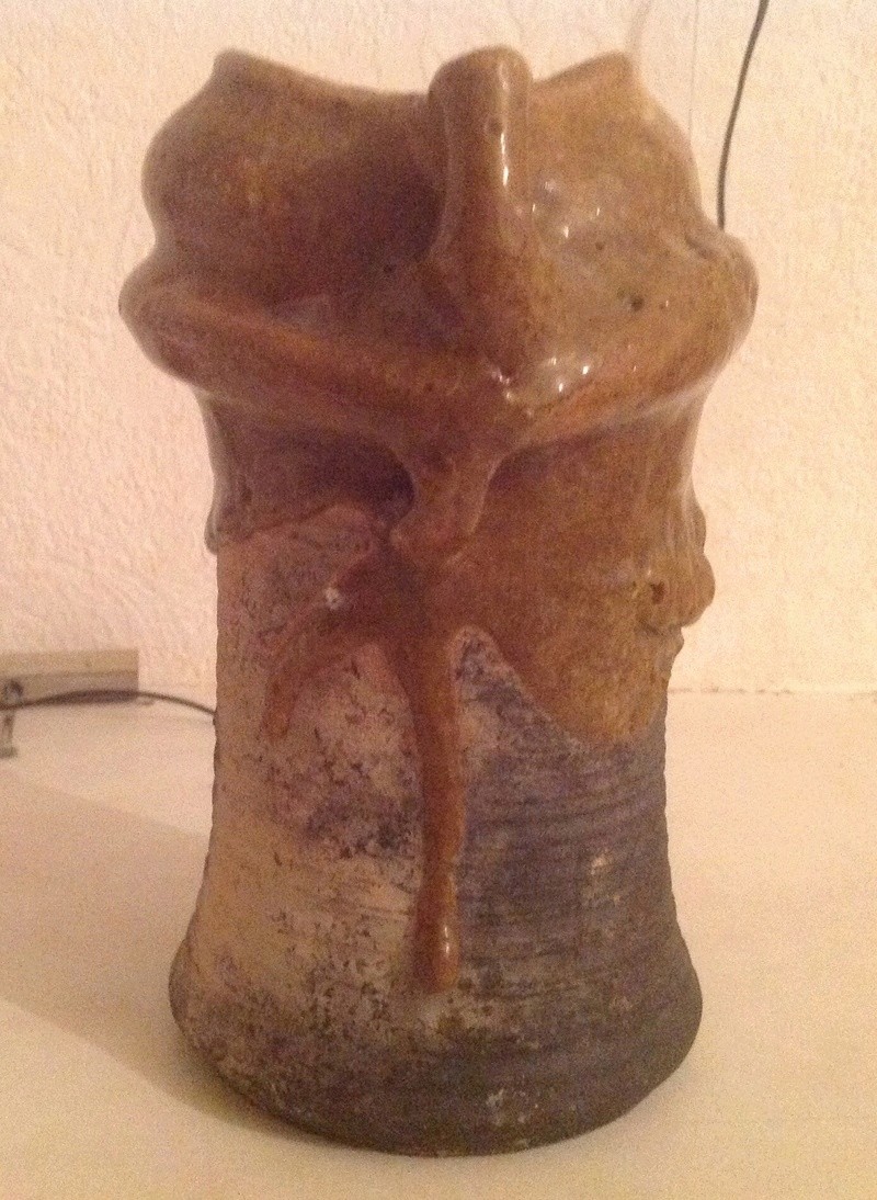 Hi can anyone help me I'd this tea ceremony vase, Japanese or European  Image11