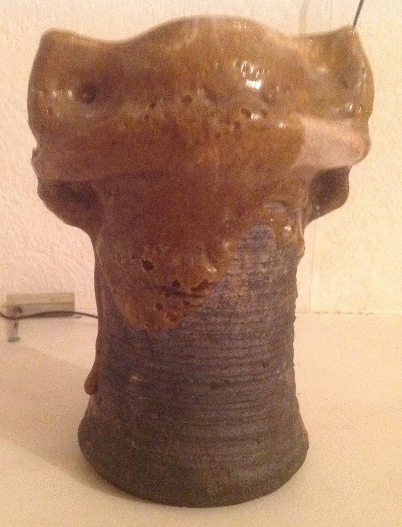 Hi can anyone help me I'd this tea ceremony vase, Japanese or European  Image12