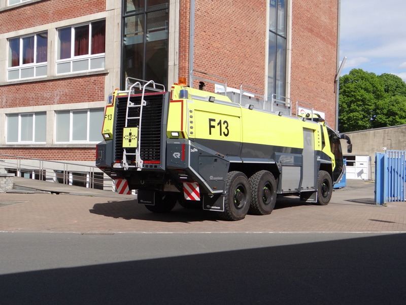 Namur : Un crash tender dans la cours de l'Institut Technique ! (15/05/17) Dsc08710