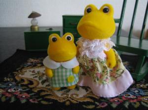 [1990] Yellow Frogs Img_2616