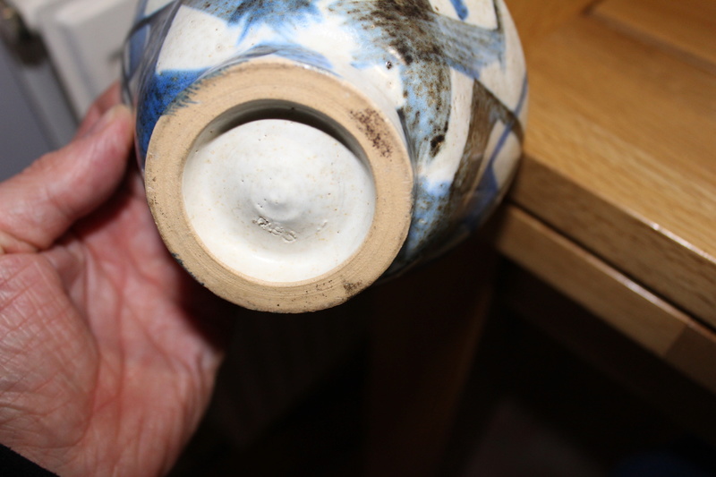 Mark -RES- on studio pottery bowl?? Img_3413