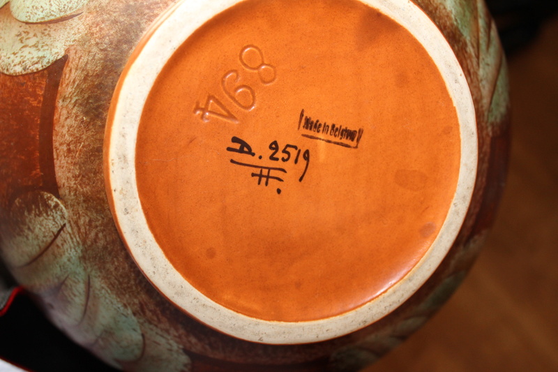 Made in Belgium vase-unknown mark  Img_4411