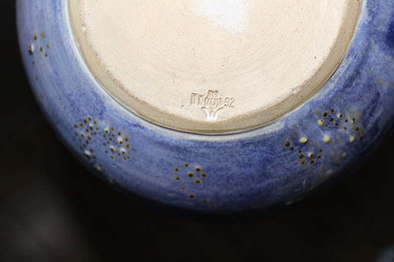 Mark on pottery?? Img_5216