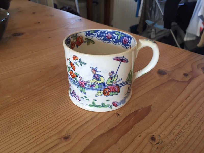 Interesting oriental style cup with sun mark - William Ratcliffe 1840 Img_1513