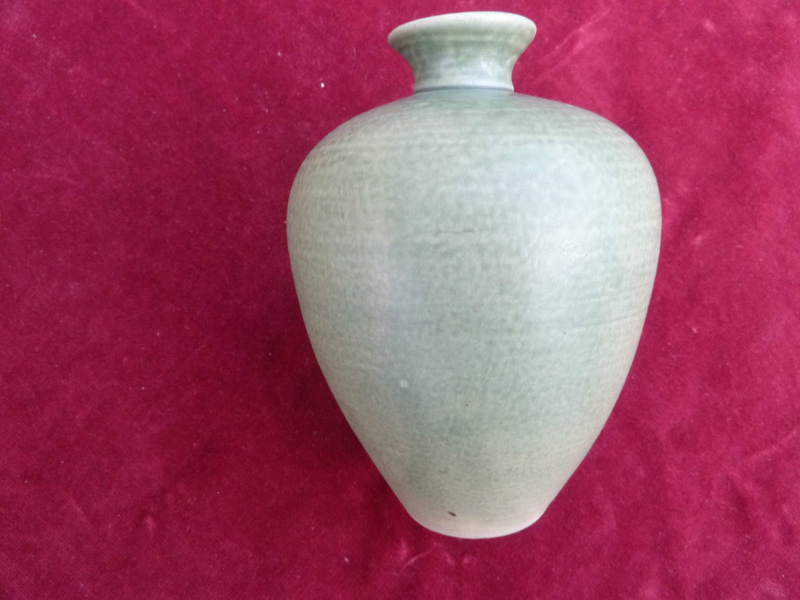 Small vase with an insect in relief - Bali/Vietnam  S-l16024