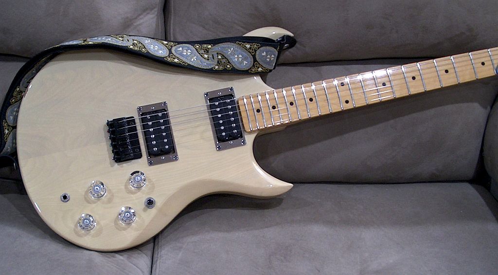 Vantage Avenger AV325 in Rare Trans-White Finish Hpim2310