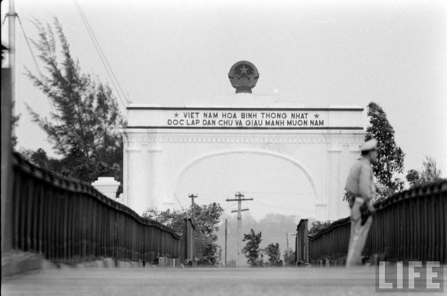 Trong chiến tranh của đất nước Việt Nam có HAI LẦN QUỐC HẬN - 1954 - 1975 0-b_sy27