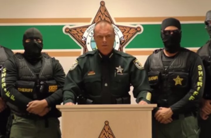 [فيديو] قائد شرطة بولاية فلوريدا الأمريكية يهدد بنفس أسلوب تنظيم الدولة  42017110