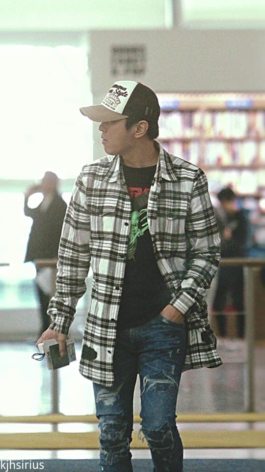  07/04/17 Kim Jeong Hoon en el Aeropuerto de Incheon, yendo a Japón. En_el_12